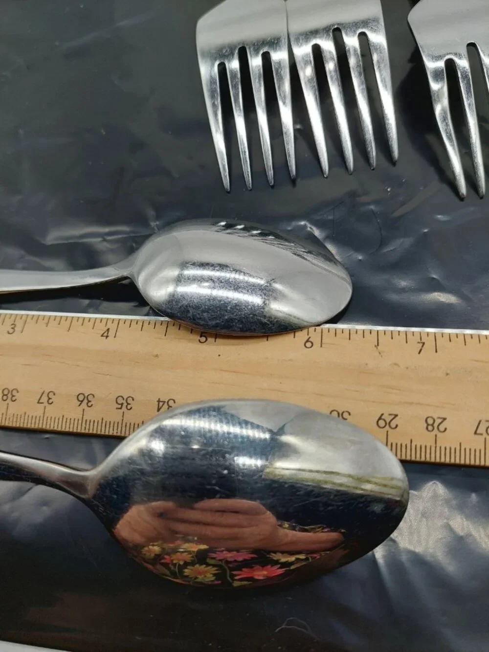 Oneida Taylor Everyday Flatware 1 Soup Spoon 3 Forks 1 Large Spoon Set 5